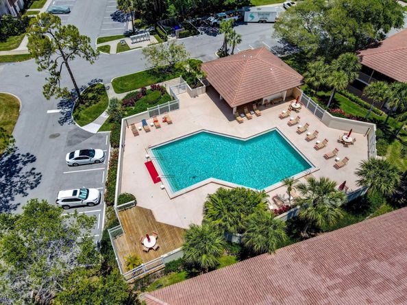 438 S Brackenwood Lane S, Palm Beach Gardens FL 33418