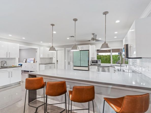 2750 NE 35th Ct, Fort Lauderdale FL 33308