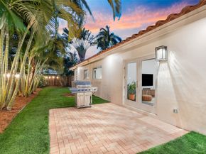 2750 NE 35th Ct, Fort Lauderdale FL 33308