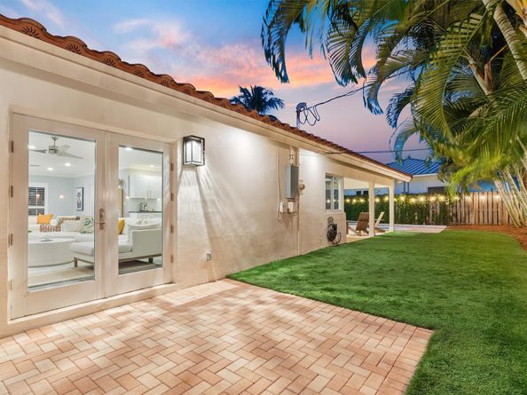 2750 NE 35th Ct, Fort Lauderdale FL 33308