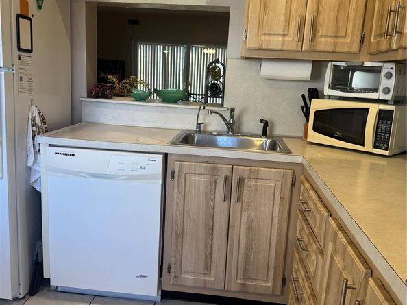 3940 NW 42 Ave 315, Lauderdale Lakes FL 33319