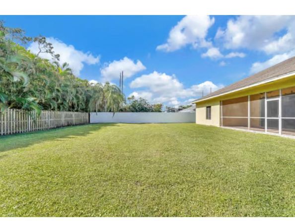 123 Bilbao St, Royal Palm Beach FL 33411