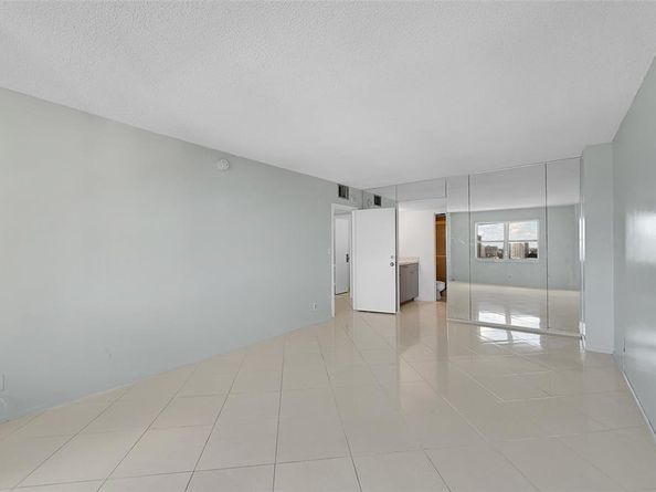 1200 Hibiscus Ave 1804, Pompano Beach FL 33062