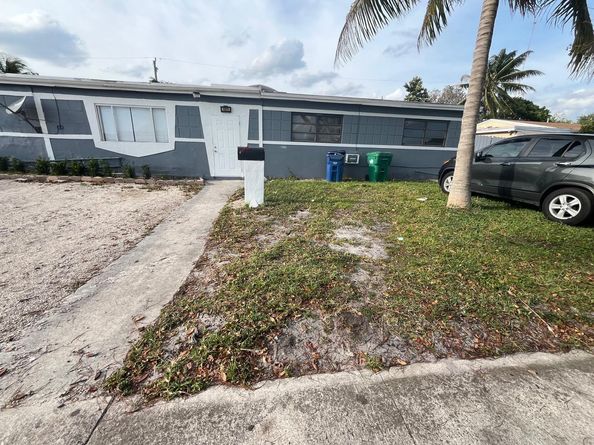 1011 NW 195th St, Miami Gardens FL 33169