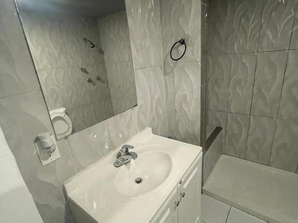 1011 NW 195th St, Miami Gardens FL 33169