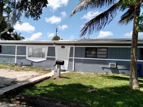 1011 NW 195th St, Miami Gardens FL 33169