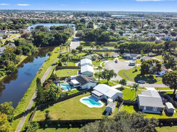 1373 Elmbank Way, Royal Palm Beach FL 33411