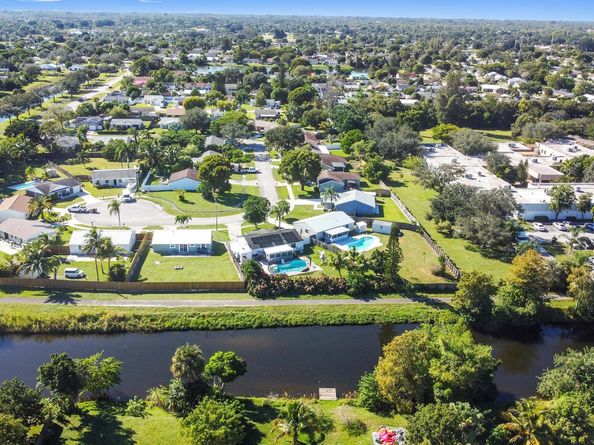 1373 Elmbank Way, Royal Palm Beach FL 33411