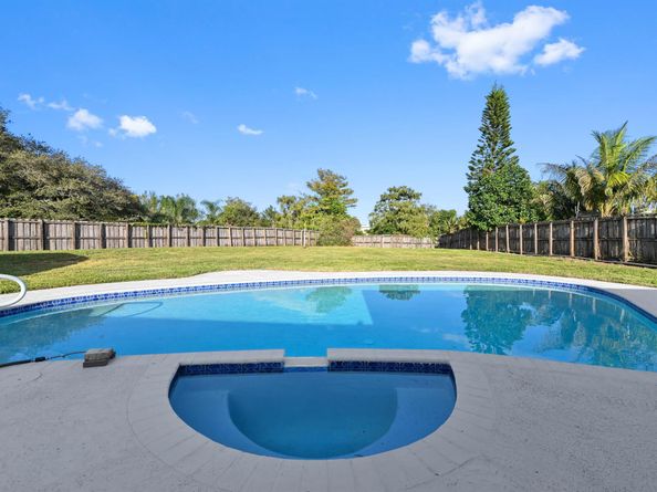 1373 Elmbank Way, Royal Palm Beach FL 33411