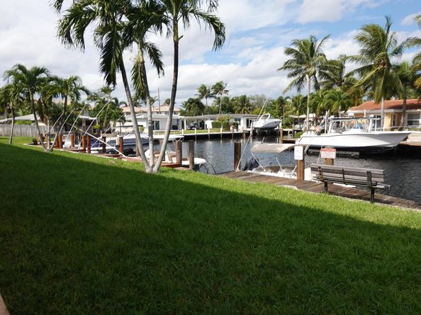 301 E Mcnab Road 113, Pompano Beach FL 33060