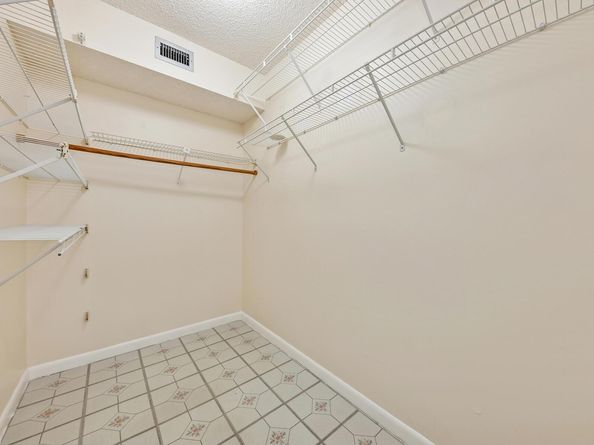 80 Tara Lakes Drive W, Boynton Beach FL 33436