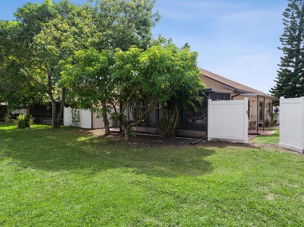 80 Tara Lakes Drive W, Boynton Beach FL 33436