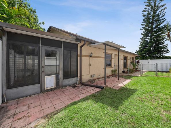 80 Tara Lakes Drive W, Boynton Beach FL 33436