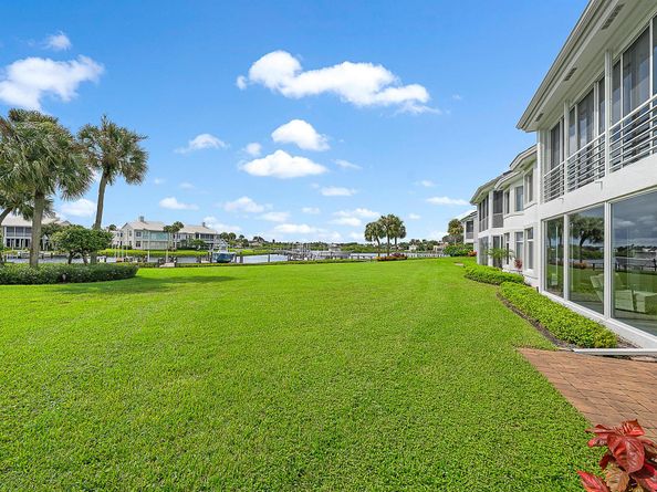 360 Spyglass Way, Jupiter FL 33477