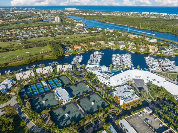 360 Spyglass Way, Jupiter FL 33477