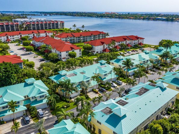 166 Barefoot Cove, Hypoluxo FL 33462