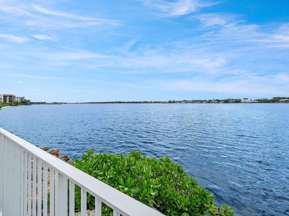 166 Barefoot Cove, Hypoluxo FL 33462