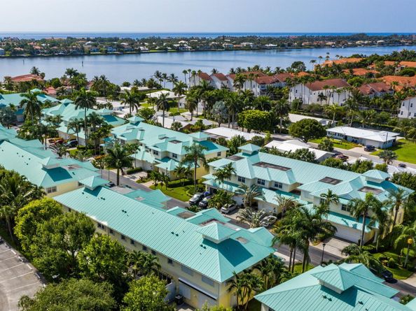 166 Barefoot Cove, Hypoluxo FL 33462