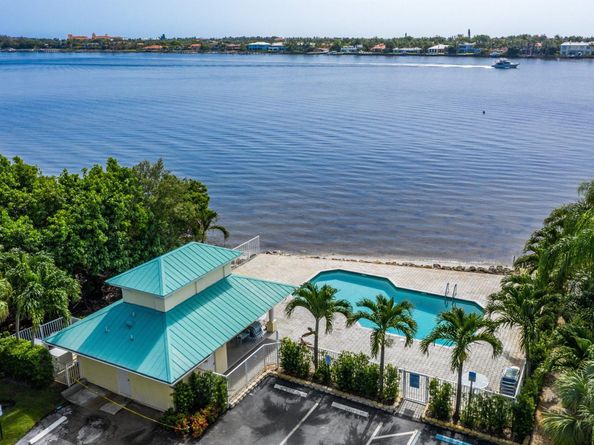 166 Barefoot Cove, Hypoluxo FL 33462