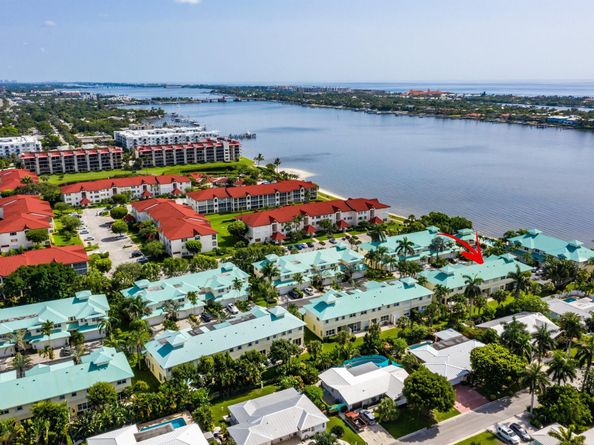 166 Barefoot Cove, Hypoluxo FL 33462