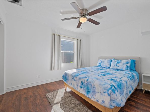 724 Mcintosh Street, West Palm Beach FL 33405