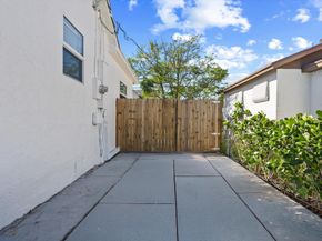 724 Mcintosh Street, West Palm Beach FL 33405