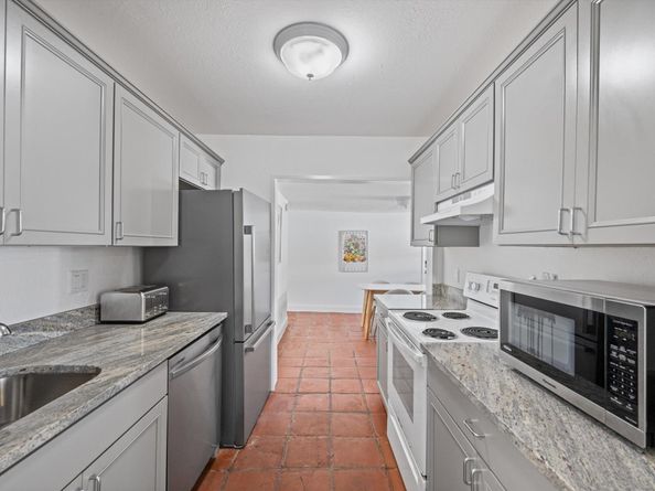 724 Mcintosh Street, West Palm Beach FL 33405