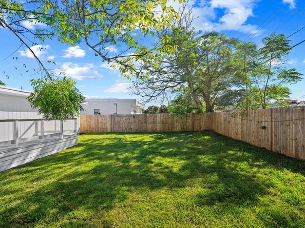 724 Mcintosh Street, West Palm Beach FL 33405