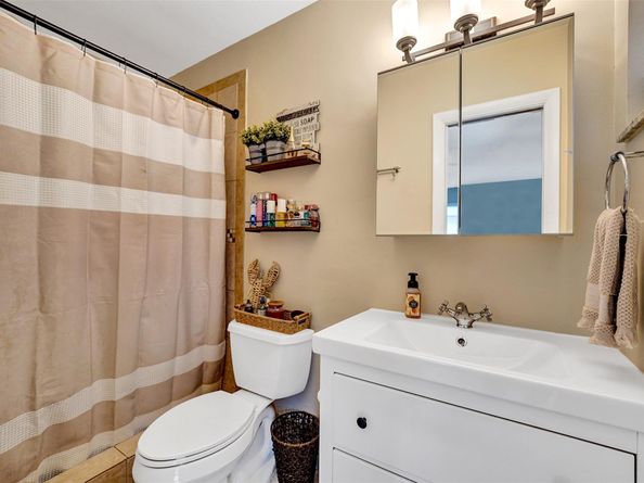 5541 SW 2nd Ct, Plantation FL 33317
