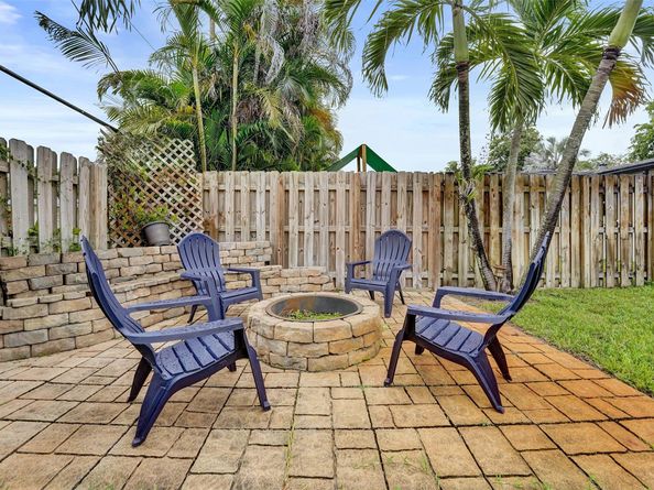 5541 SW 2nd Ct, Plantation FL 33317