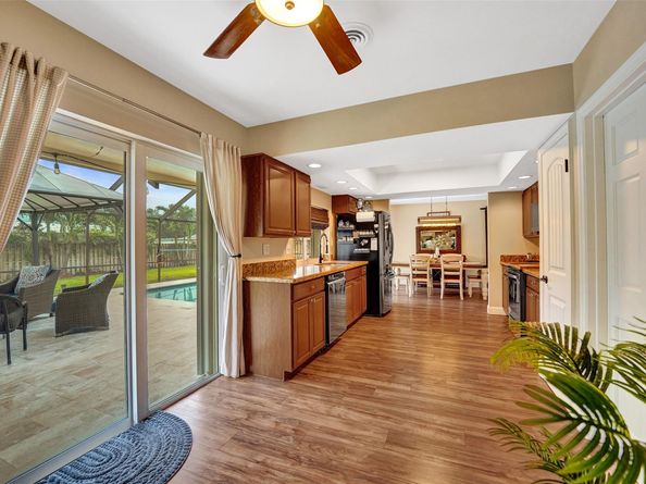 5541 SW 2nd Ct, Plantation FL 33317