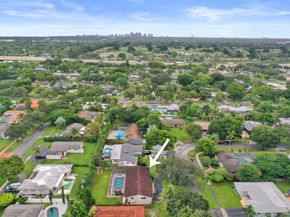 5541 SW 2nd Ct, Plantation FL 33317