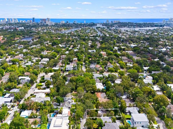 720 SE 7th Street, Fort Lauderdale FL 33301