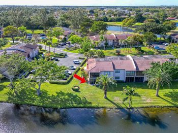 9289 Vista Del Lago