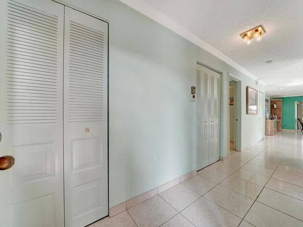 9289 Vista Del Lago G, Boca Raton FL 33428