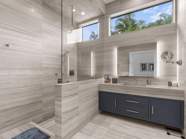 111 Via Palacio, Palm Beach Gardens FL 33418