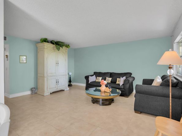 152 Tuscany C C, Delray Beach FL 33446