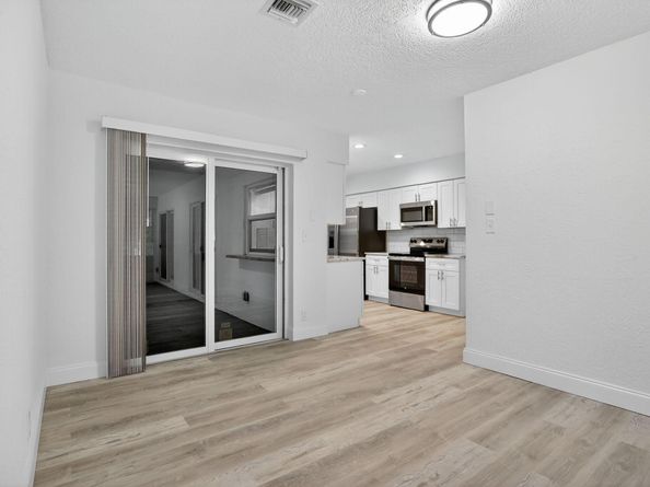7003 NW 92nd Avenue, Tamarac FL 33321