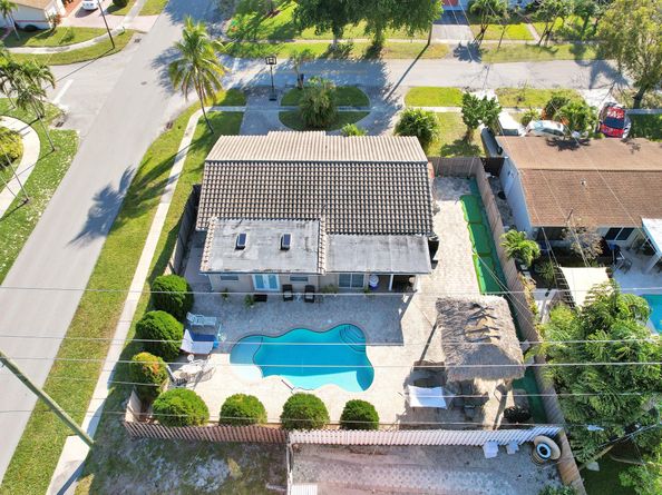 1301 SE 2nd Ter, Deerfield Beach FL 33441