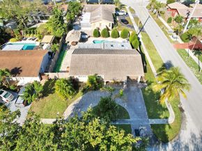 1301 SE 2nd Ter, Deerfield Beach FL 33441