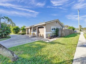 1301 SE 2nd Ter, Deerfield Beach FL 33441