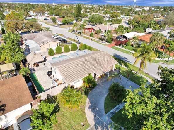 1301 SE 2nd Ter, Deerfield Beach FL 33441