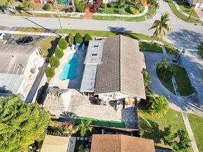 1301 SE 2nd Ter, Deerfield Beach FL 33441