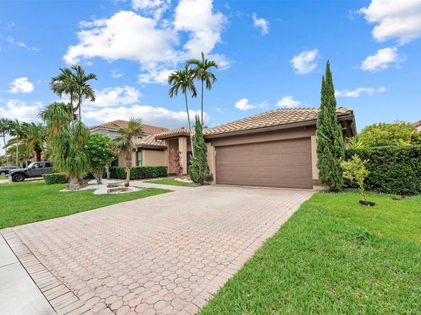 1123 NW 195th Ave, Pembroke Pines FL 33029