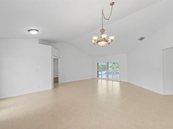 1123 NW 195th Ave, Pembroke Pines FL 33029