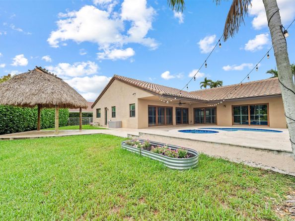 1123 NW 195th Ave, Pembroke Pines FL 33029