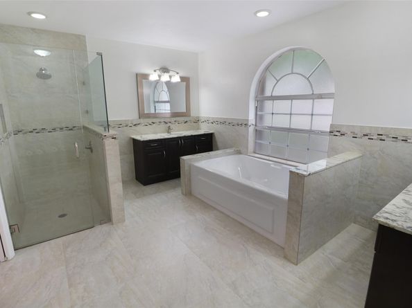 5743 NW 100th Way, Coral Springs FL 33076