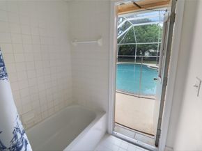 5743 NW 100th Way, Coral Springs FL 33076