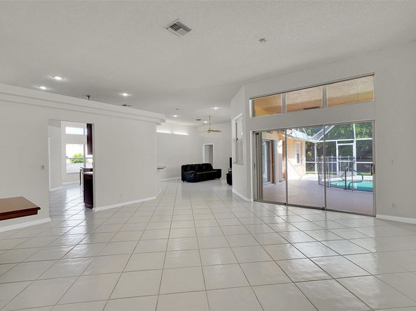 5743 NW 100th Way, Coral Springs FL 33076