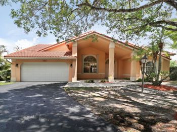 5743 NW 100th Way